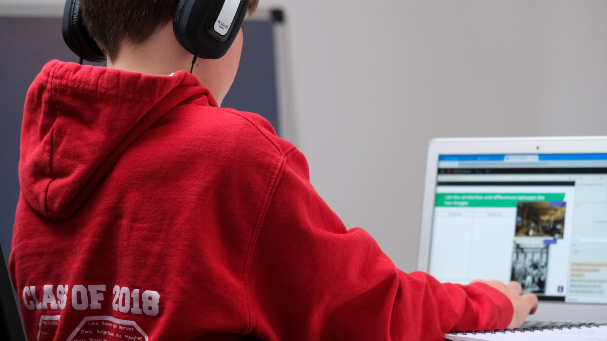 Overstappen op digitale leermiddelen? Vier tips voor docenten